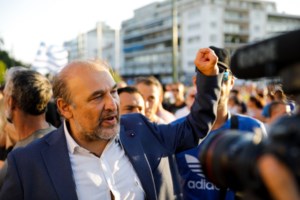 Φαίδων Βόβολης: Αναστολή επαγγέλματος έξι μηνών για τον αντιεμβολιαστή γιατρό και "αρχηγό" των αρνητών