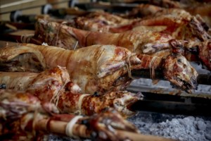 Λάρισα: Παρέμβαση ΕΦΕΤ για το μπαράζ τροφικών δηλητηριάσεων - Πως κατέληξαν 50 άτομα στα Επείγοντα