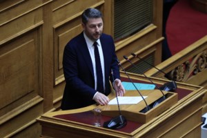 Λάρισα: Ένταση στο Περιφερειακό Συμβούλιο για τα Τέμπη από συγγενείς θυμάτων - Πυρ ομαδόν κατά του Αγοραστού