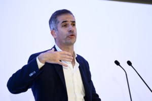 Σε αυτοδίκαιη αργία ο Κασιδιάρης αν εκλεγεί δημοτικός σύμβουλος - Μπάχαλο οι Σπαρτιάτες, τυπικά πρόεδρος ο Στίγκας