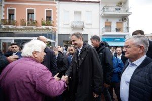 Μητσοτάκης: Το καλάθι του νοικοκυριού δεν αφορά τους αριστερούς του χαβιαριού ή τους σοσιαλιστές της σαμπάνιας