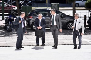 Λοβέρδος: Η Τουλουπάκη ενήργησε με δόλο - Ο Κουρουμπλής ήθελε να ωφελήσει τις φαρμακευτικές