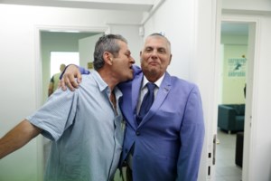 ΠΟΕΔΗΝ: Πώς βρήκε κρεβάτι ο Μητροπολίτης και γνωστός δημοσιογράφος;- Επιμένει στις ρεζερβέ κλίνες ΜΕΘ για επώνυμους