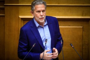 Κασσελάκης για Τέμπη: "Γιατί να μην παραιτηθεί ο κ. Μητσοτάκης; Πιστεύει κανείς ότι δεν ήξερε;"