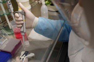 Γιατί ο Τράμπ παραλογίζεται: "Παραμύθι" ότι ο κορονοϊός δημιουργήθηκε σε εργαστήριο - εικόνα 2