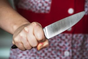 Σοκ στη Θεσσαλονίκη: Συνελήφθη γυναίκα που μαχαίρωσε τον σύζυγό της