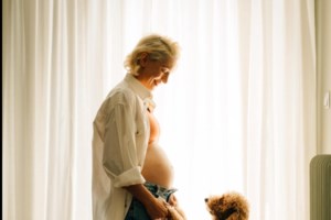 Έγκυος η Αφροδίτη Σκαφίδα; Οι φωτογραφίες με φουσκωμένη κοιλίτσα - Στο πλευρό της ο Πύρρος Δήμας - εικόνα 2