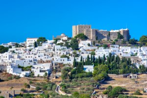 Πάτμος: Παρέμβαση εισαγγελέα για τα λύματα – Κλιμάκιο της ΕΥΔΑΠ στο νησί για την αντιμετώπιση του προβλήματος