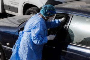 Lockdown: Στις παραλίες οι Αθηναίοι με σύμμαχο τον καλό καιρό – Αισθητά λιγότερος κόσμος στα νότια προάστια [εικόνες] - εικόνα 6