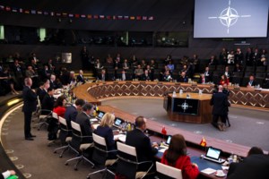 Πόλεμος στην Ουκρανία: Σφυροκόπημα με 10 νεκρούς αμάχους στο Χάρκοβο  - Θα πάρουμε το Κίεβο, λέει ο Καντίροφ