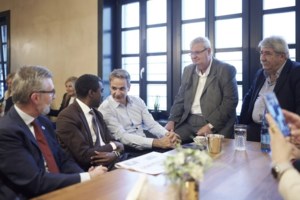 ΣΥΡΙΖΑ: Τα "λεφτόδεντρα" που επικαλείται ο κ. Μητσοτάκης τα καλλιεργεί ο ίδιος - Τους "καρπούς" γεύονται οι ισχυροί φίλοι του