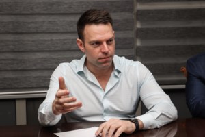 Φάμελλος στη Βουλή: Η ΝΔ δεν είχε την επάρκεια να προχωρήσει αυτή τη μεταρρύθμιση και χρειάστηκε η ψήφος του ΣΥΡΙΖΑ - εικόνα 2