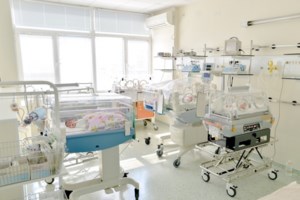 Λάρισα: Τεστ DNA θα κάνουν οι γονείς που τους έδωσαν λάθος μωρό στο μαιευτήριο [Βίντεο]