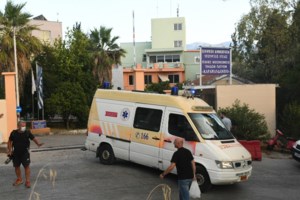 Συναγερμός στη Νίκαια: Πυρπόλησαν ΙΧ σωφρονιστικού υπαλλήλου, βρέθηκε χειροβομβίδα στο σπίτι του [βίντεο]