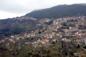 Το "Άγιον Όρος της Πελοποννήσου" μέσα σε κατάφυτες χαράδρες και πέτρινα μονοπάτια