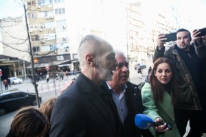 Αδιανόητο περιστατικό στη Θεσσαλονίκη: Τουρίστρια έπαθε επιληπτική κρίση και προσπάθησαν να της κλέψουν το κινητό
