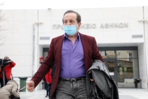 Δίκη Φιλιππίδη: Γιατί μία από τις τρεις καταγγέλλουσες αποφάσισε να καταθέσει δημόσια και όχι κεκλεισμένων των θυρών