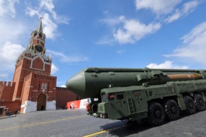 Guardian: Η διαρροή εγγράφων που αποκαλύπτει τον κυβερνοπόλεμο του Πούτιν - Ποιος κάρφωσε τον Ρώσο Πρόεδρο - εικόνα 5