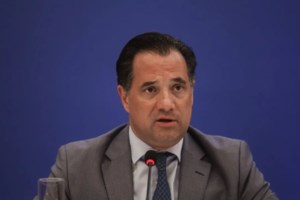 Άδωνις Γεωργιάδης: "Πέντε είναι καλά; Ελάτε πάνω"- Ο υπουργός κατέβηκε και φώναξε τους διαδηλωτές στο γραφείο του