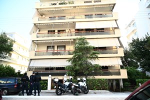 Γλυφάδα: "Βοήθεια, τη σκοτώνει" φώναζαν οι γείτονες - Ο 29χρονος απειλούσε να ανατινάξει την πολυκατοικία με φιάλη υγραερίου - εικόνα 2