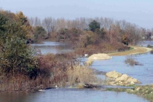 Περίεργο περιστατικό: Αγνωστο πλοίο αποβίβασε 400 μετανάστες στη Σικελία