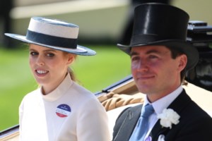 Πριγκίπισσα Eυγενία: Η σπάνια φωτογραφία με τον άνδρα και τους γιους της για την έκτη επέτειο του γάμου της