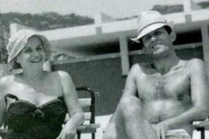 Σπάνιο "κλικ": Δημήτρης Παπαμιχαήλ και Δέσπω Διαμαντίδου στον γάμο Καρέζη - Χατζηφωτίου - εικόνα 3