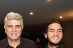 Καραμανλής και Παζαΐτη για... σπέσιαλ παϊδάκια σε ταβέρνα στα Αμπελάκια Λάρισας [εικόνες]