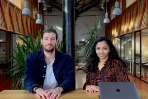 Συνεχίζουν την επ' αόριστον αποχή τους οι συμβολαιογράφοι