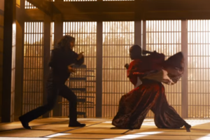 Κάρι Αν Μος: Η πρωταγωνίστρια του Matrix φόρεσε το πιο... Matrix φόρεμα στο κόκκινο χαλί - εικόνα 8