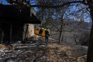 Ανεξέλεγκτη για τέταρτη μέρα η φωτιά στο Παγγαίο - Στη μάχη 280 πυροσβέστες και 15 εναέρια μέσα