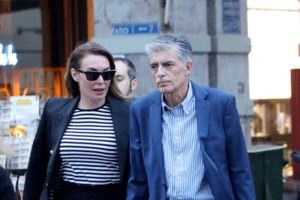 Τατιάνα Στεφανίδου: Το άψογο και ολόλευκο tennis look της με Lacoste πλισέ φούστα και τοπ και λευκές μπαλαρίνες - εικόνα 4