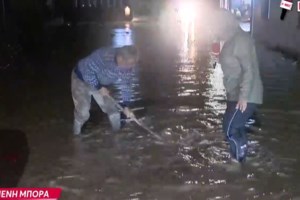 Ρόδος: Επεσε και η υπόλοιπη γέφυρα στο Φαληράκι - Πλημμύρες σε σπίτια και καταστήματα από τη νέα νεροποντή - εικόνα 5