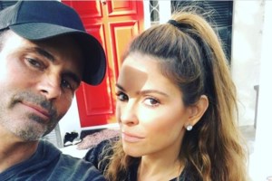 Μαρία Μενούνος: Πήρε το ελληνικό διαβατήριο και πόζαρε έξω από το Καλλιμάρμαρο