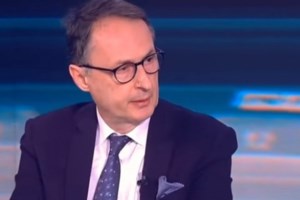 Νέο παραλήρημα της Ραχήλ Μακρή: "Η δικτατορία μας ρίχνει νανοϊό με 5G, βάλτε το εμβόλιό σας εκεί που ξέρετε"