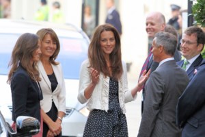 Σε παμπ με την πεθερά του ο πρίγκιπας Γουίλιαμ: Η έξοδος με την Κάρολ Μίντλετον ενώ η Κέιτ συνεχίζει τις χημειοθεραπείες - εικόνα 5