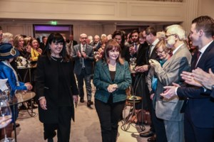 Κατερίνα Σακελλαροπούλου: Οι Ελληνες της Γερμανίας δεν είναι πια οι "γκασταρμπάιτερ" του 60 [εικονες]