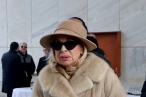 Το τελευταίο "αντίο" στον Γιώργο Μαρίνο - Ποιοι έδωσαν το παρών [εικόνες - βίντεο] - εικόνα 4