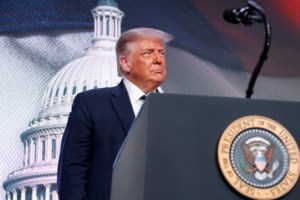 Ο Τραμπ ανακοίνωσε θεραπεία πλάσματος από τον κορονοϊό - Πάνω από 450 νεκροί σε 24 ώρες στις ΗΠΑ