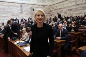 Κατερίνα Καινούργιου: Έτρωγε στο ίδιο μαγαζί με τη Μονογιού όταν την ειδοποίησαν ότι σκοτώθηκε ο αδελφός της - εικόνα 2