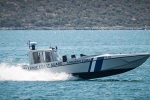 Κέρκυρα: Οδηγός ταξί βούτηξε και έσωσε από πνιγμό μια γυναίκα στο λιμάνι - Τραυματίστηκε στην προσπάθειά του