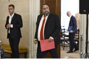 Αλήθειες και ψέματα για τη δεξίωση Μαρινάκη και την επίσκεψη των δύο υπουργών στο σπίτι του - "Μύθος τα SMS της Μαρέβας" - εικόνα 3