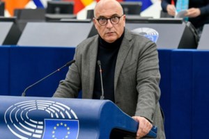 Qatargate: Στις φυλακές της Νάπολης ο ευρωβουλευτής Αντρέα Κοτσολίνο -"Έλαβε χρήματα από τον πρέσβη του Μαρόκου" - εικόνα 2