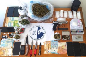 Λαθρεμπόριο όπλων στα Χανιά: Ολόκληρο οπλοστάσιο βρήκαν οι Αρχές - 7 συλλήψεις [εικόνες]