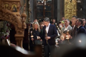 Στην Κέρκυρα για τις ημέρες του Πάσχα ο Αλέξης Τσίπρας - Παρακολούθησε τον Επιτάφιο σε χωριό - εικόνα 3