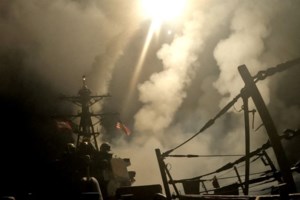 Κλιμάκωση: Αντίποινα των Χούθι σε ΗΠΑ- Εξαπέλυσαν επίθεση στο αεροπλανοφόρο Harry Truman- Δεν κάνει πίσω ο Τραμπ