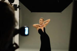 Σελίν Ντιόν: Σοκ με σπάνια ανίατη ασθένεια - Το "Stiff Person Syndrome" τη δυσκολεύει ακόμα και στο περπάτημα