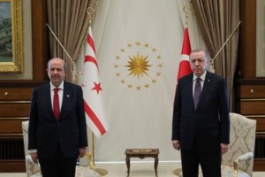 ΝΥΤ: Γιατί είναι αναγκαία και η δεύτερη δόση του εμβολίου για τον κορονοϊό - Τι γίνεται αν κάποιος δεν την κάνει - εικόνα 3