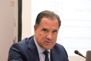 Δήμητρα Κατσαφάδου: Δώρισε στο ΕΣΥ ρομποτικό μηχάνημα για θεραπείες ακτινολογίας σε ογκολογικούς ασθενείς - εικόνα 3