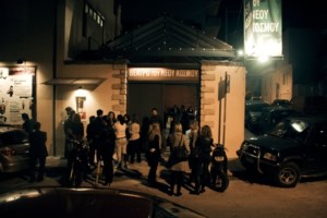 Η Μαρίνα Βερνίκου διαψεύδει ότι έχει συγγένεια με τον εφοπλιστή που διέκοψε την παράσταση στο Θέατρο του Νέου Κόσμου